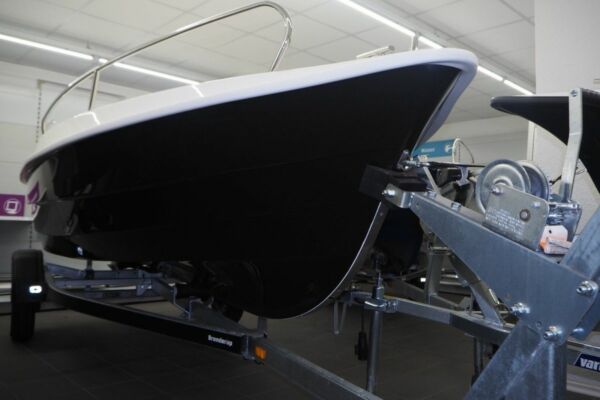 430 Standard Angelboot in Schwarz…