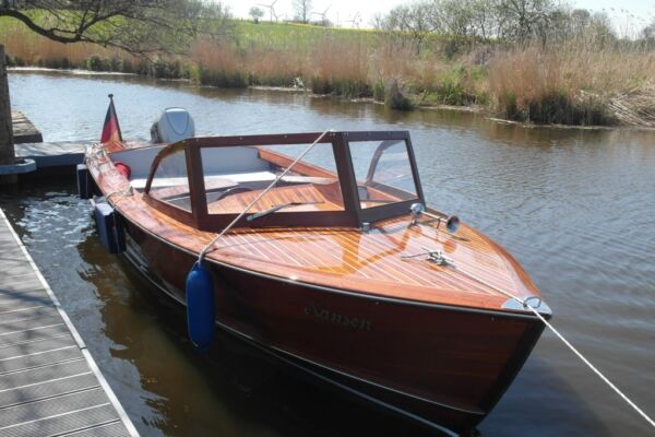 Albury Brothers 19,9 ft. Runabout
