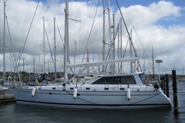 Beneteau 50 Custom made Decksalon…