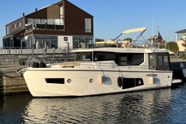 Cranchi T43 Eco Trawler –…