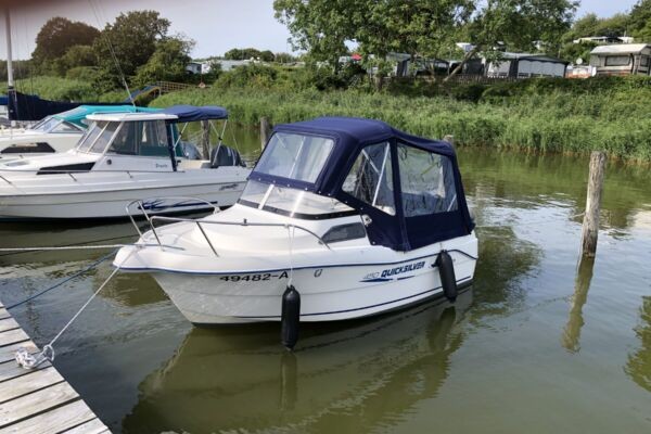 Quicksilver 450 Cabin