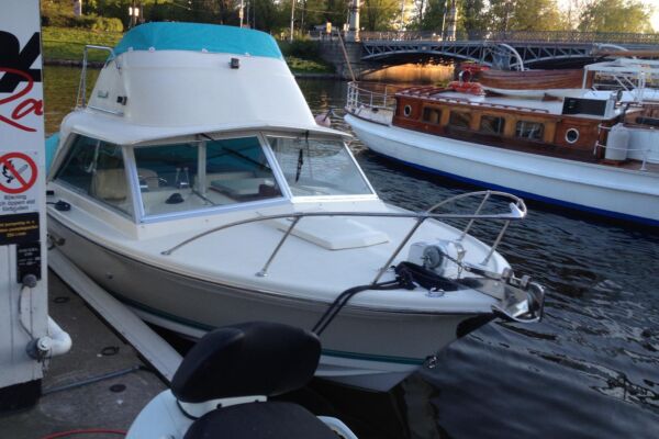 Riva Bertram Fisherman 25